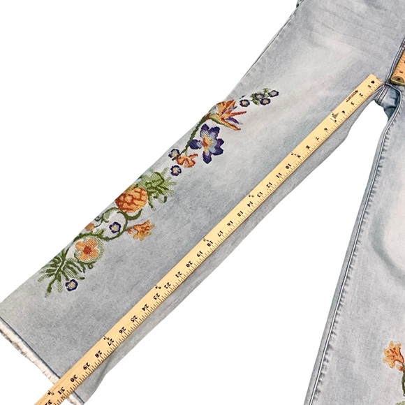 DG2 by Diane Gilman New Classic Stretch Pull on Embroidered Jeans - Picture 10 of 14